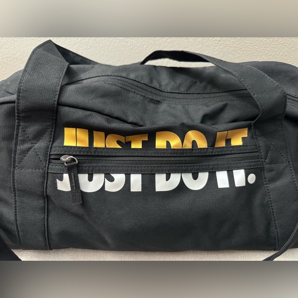 Nike Training Duffel Bag - Picture 7 of 7